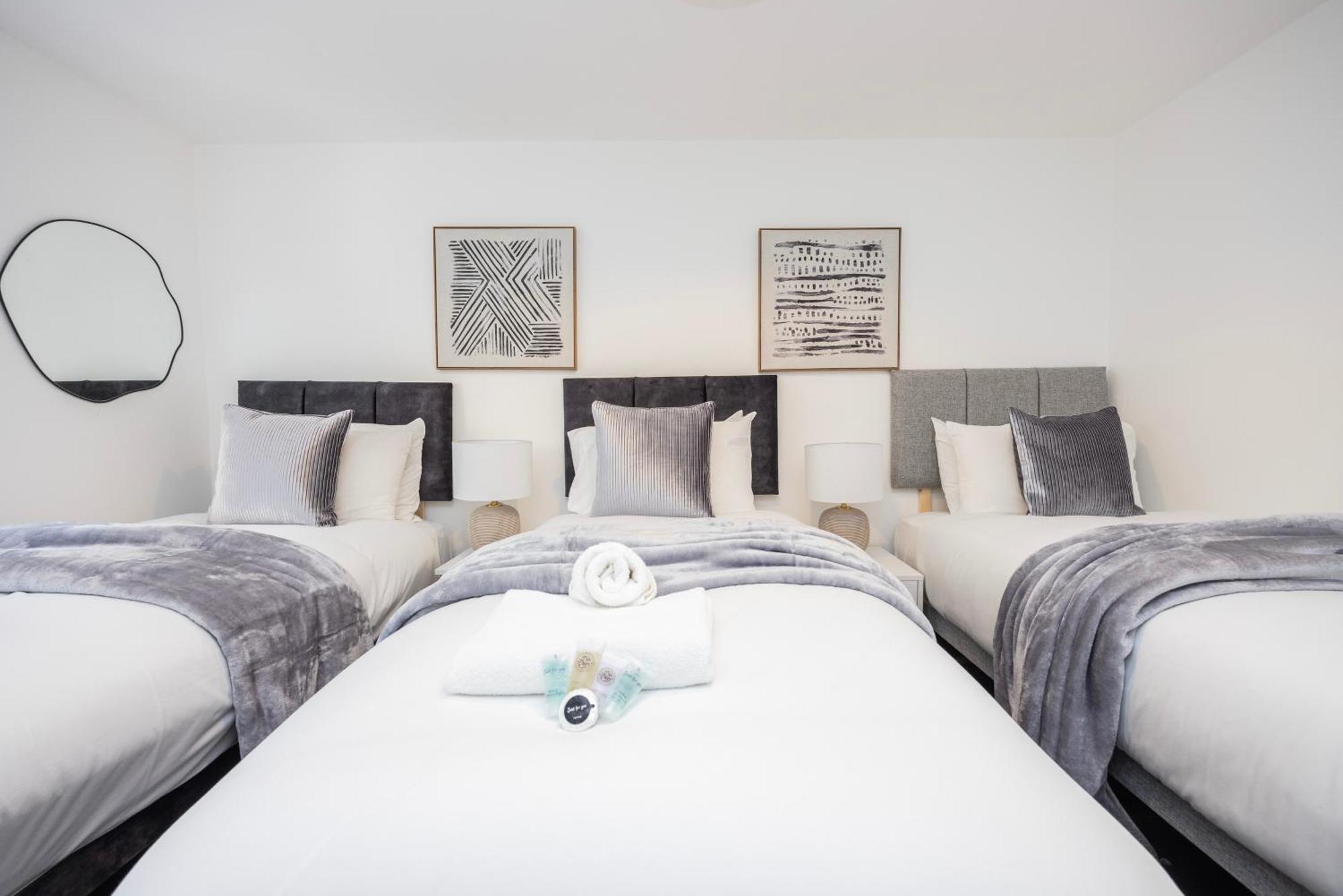 Block Of Apartments In Croydon ,Long Stays , Weekly & Monthly Offers , Contractors , Relocations , Leisure & Family Stays Exterior photo