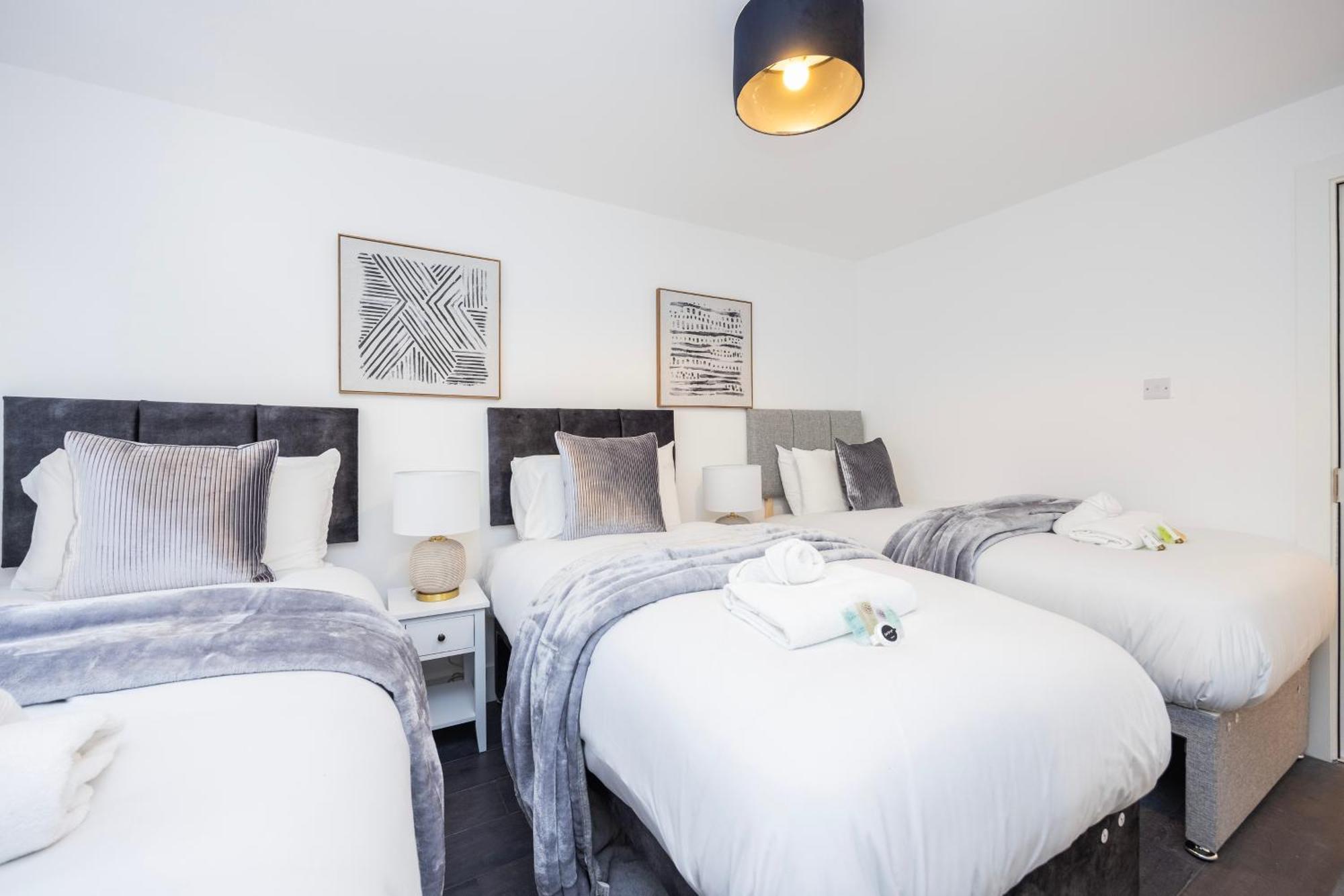 Block Of Apartments In Croydon ,Long Stays , Weekly & Monthly Offers , Contractors , Relocations , Leisure & Family Stays Exterior photo