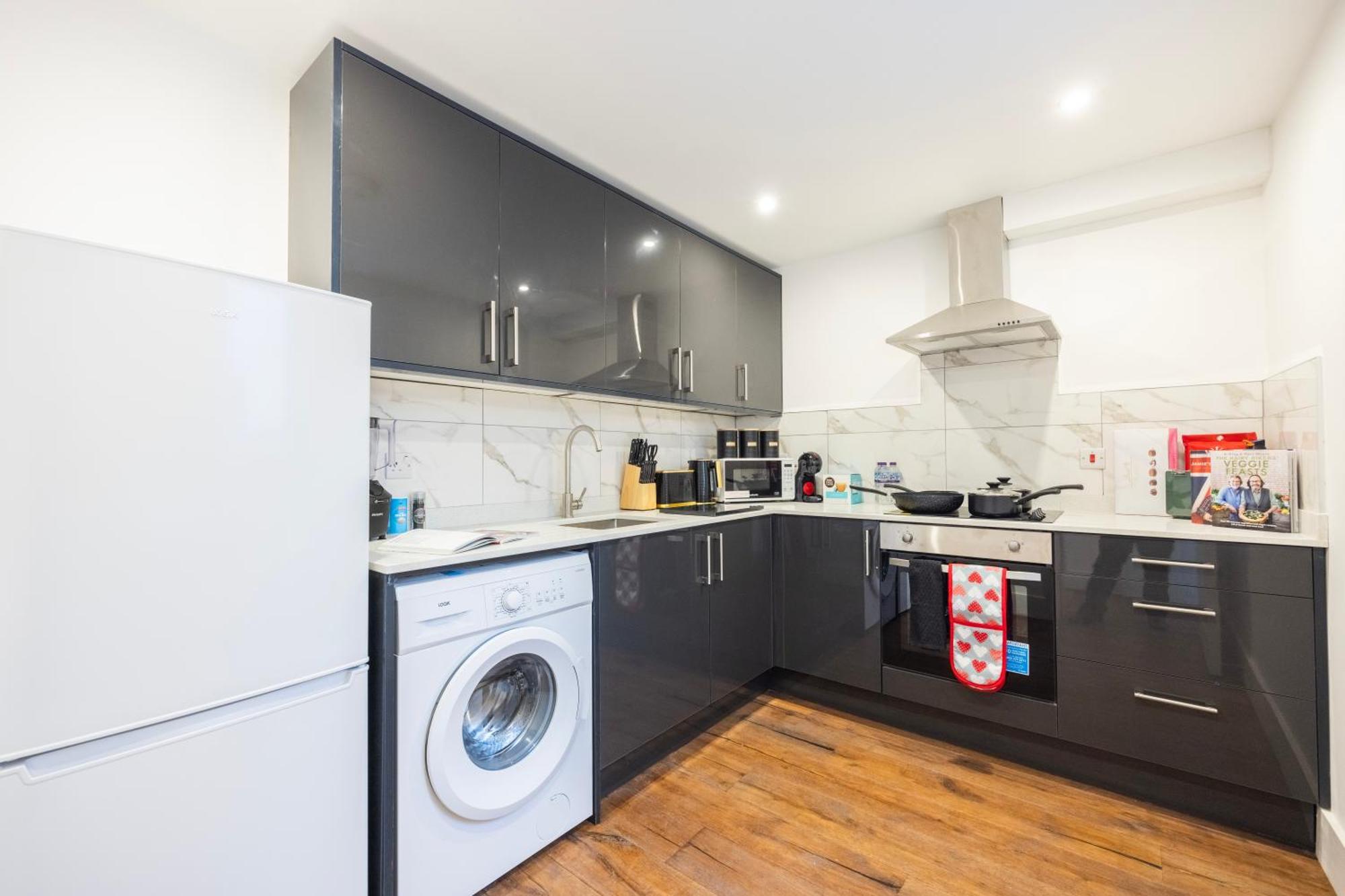 Block Of Apartments In Croydon ,Long Stays , Weekly & Monthly Offers , Contractors , Relocations , Leisure & Family Stays Exterior photo