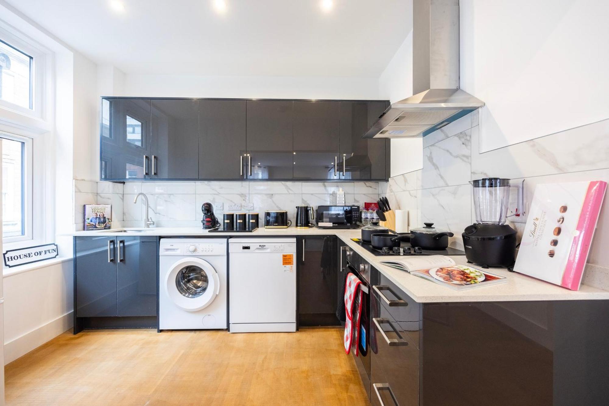 Block Of Apartments In Croydon ,Long Stays , Weekly & Monthly Offers , Contractors , Relocations , Leisure & Family Stays Exterior photo
