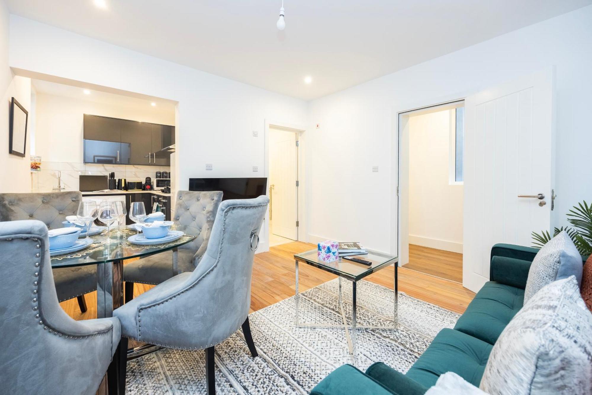 Block Of Apartments In Croydon ,Long Stays , Weekly & Monthly Offers , Contractors , Relocations , Leisure & Family Stays Exterior photo