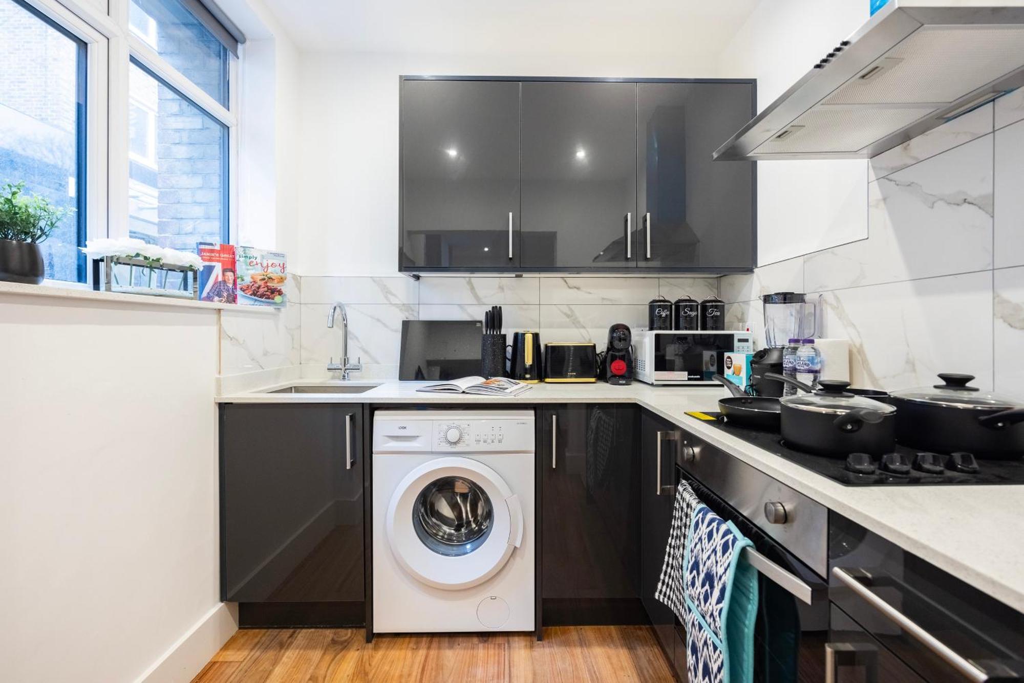 Block Of Apartments In Croydon ,Long Stays , Weekly & Monthly Offers , Contractors , Relocations , Leisure & Family Stays Exterior photo