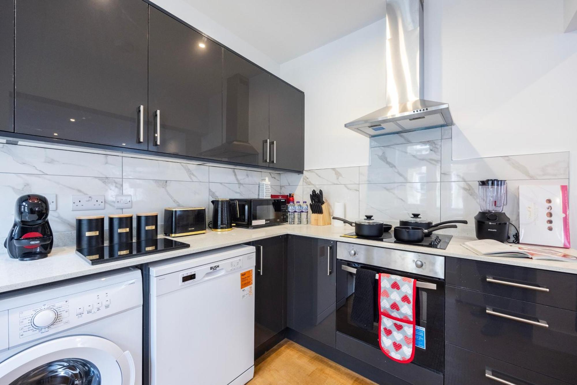 Block Of Apartments In Croydon ,Long Stays , Weekly & Monthly Offers , Contractors , Relocations , Leisure & Family Stays Exterior photo
